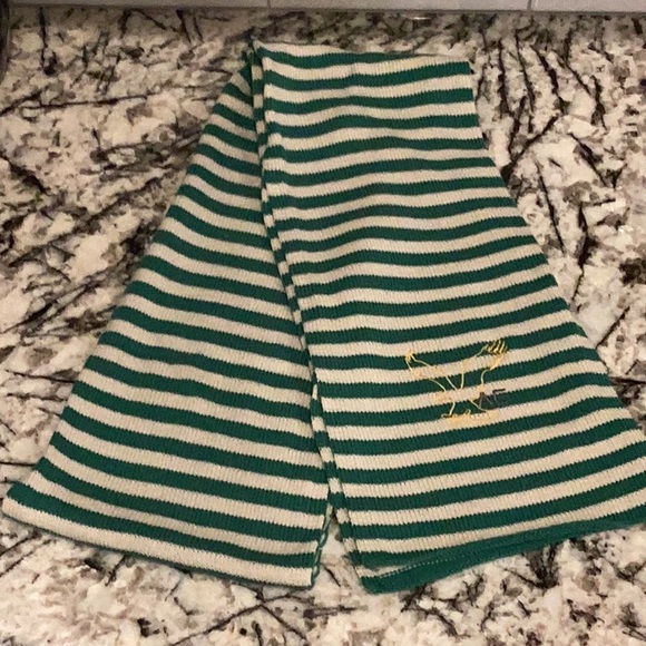 American Eagle Cozy scarf, NEW condition. Ready to wear🧣 - Picture 2 of 4